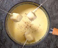 FONDUE  MOITIÉ MOITIÉ petit mangeur (environ200 g de fromage)